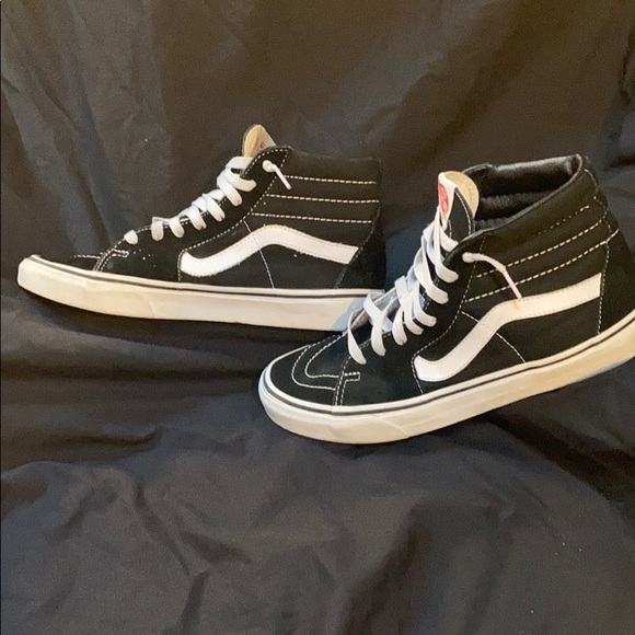 Vans Shoes - Woman’s 9.5 gently used vans sneakers